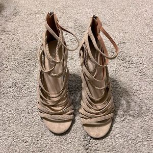 Mimi nude heel